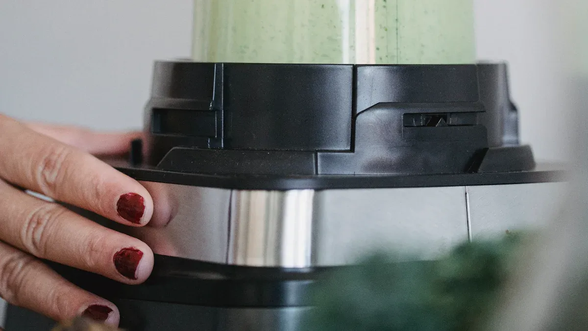 What to Look for in a Personal Blender for Smoothies