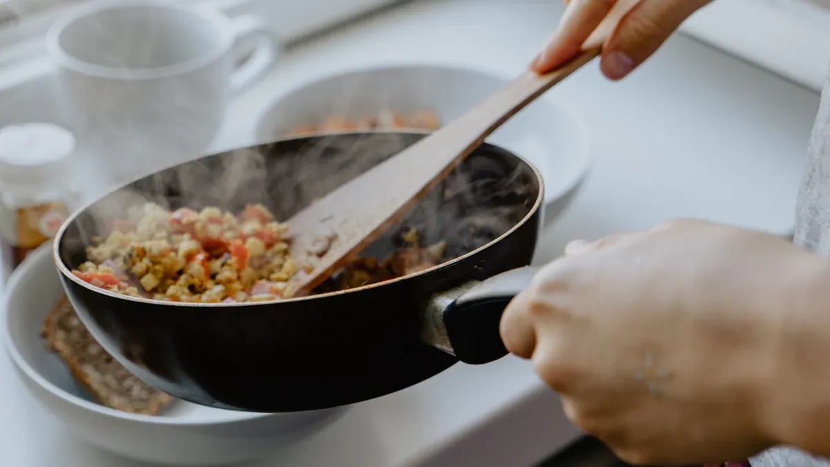 Cooking with Less Oil: Tools, Techniques, and Choosing the Right Frying Pan