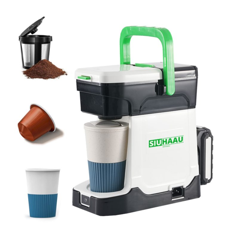 How to Use a Portable Coffee Machine While Traveling